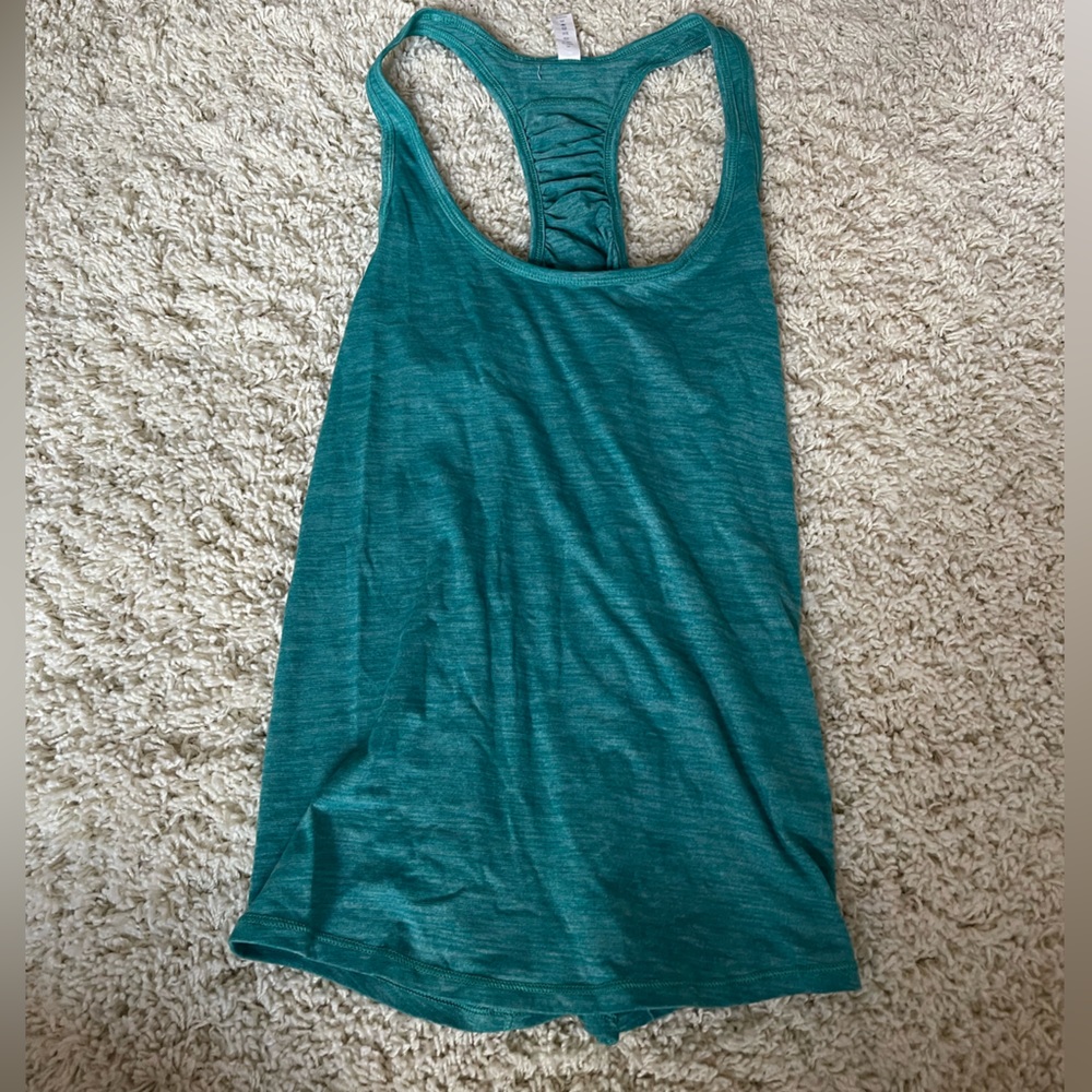 Lululemon tank, size 4!